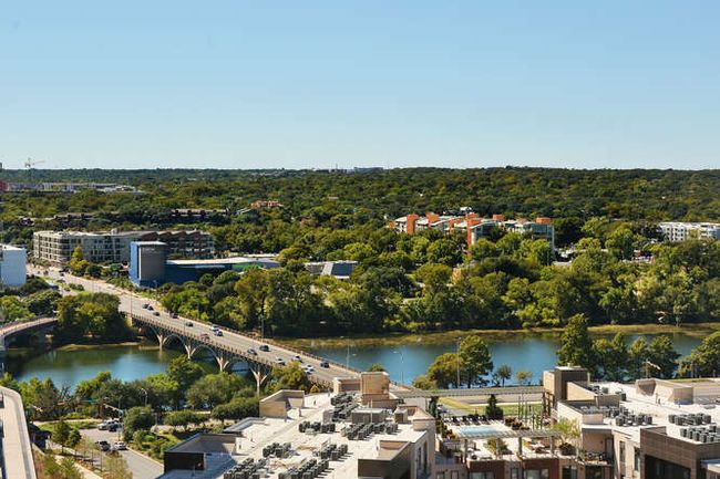 APT-1703 - 300 Bowie St, Condo with 2 bedrooms, 2 bathrooms and 2 parking in Austin TX | Image 25