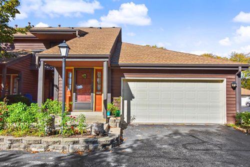 3732 W Cold Spring Rd, Greenfield, WI, 53221-2020 | Card Image