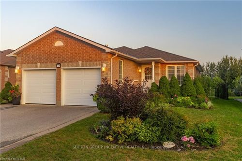 13 Commonwealth Rd, Barrie, ON, L4M7J6 | Card Image