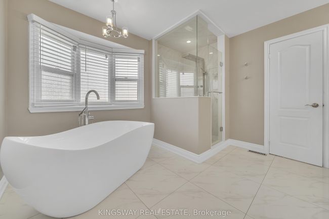 58 Leeward Dr, House other with 6 bedrooms, 5 bathrooms and 5 parking in Brampton ON | Image 25