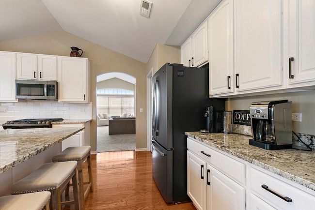 2618 - 2618 Maple Cir, Condo with 2 bedrooms, 2 bathrooms and 4 parking in West Dundee IL | Image 8