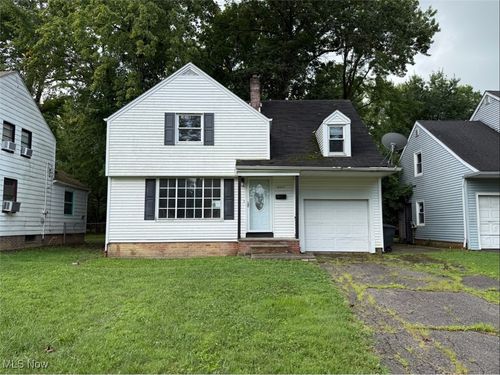 19302 Shakerwood Rd, Warrensville Heights, OH, 44122-6608 | Card Image