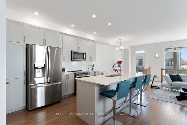 81 Heirloom St, House attached with 3 bedrooms, 3 bathrooms and 2 parking in Manotick ON | Image 8