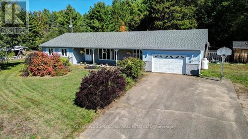 11876 Opeongo Rd, Barry's Bay, ON, K0J1B0 | Card Image