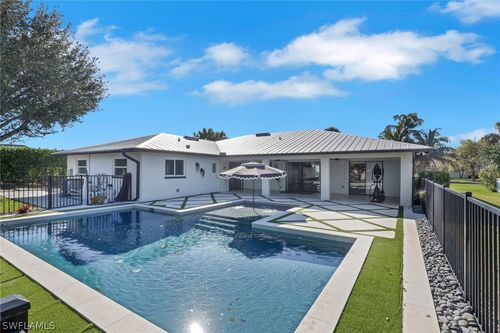10450 Windsor Way, NAPLES, FL, 34109-1689 | Card Image