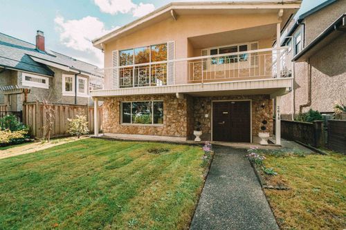 2618 W 15th Ave, Vancouver, BC, V6K2Z5 | Card Image