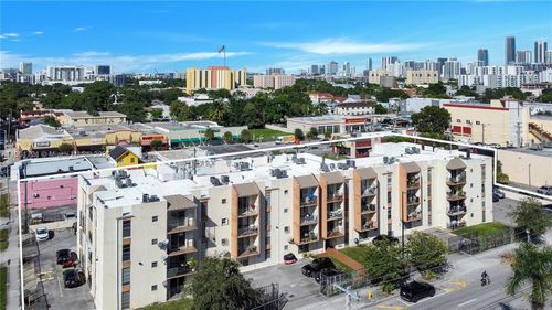 apt-110-1051 Sw 1st St, Miami, FL, 33130-1060 | Card Image