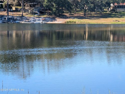 111 Silver Lake Dr, Hawthorne, FL, 32640-5848 | Card Image