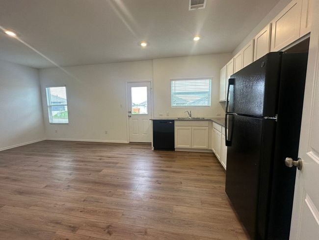 228 Jeffers, House other with 5 bedrooms, 4 bathrooms and 2 parking in Kyle TX | Image 6