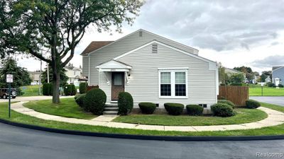 161 - 23553 Meeting Hall Lane, Condo with 2 bedrooms, 1 bathrooms and null parking in Novi MI | Image 2