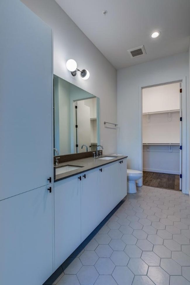 APT-233 - 800 Embassy Dr, Condo with 1 bedrooms, 1 bathrooms and 1 parking in Austin TX | Image 20