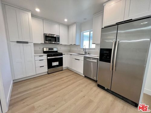 8217 Barnsley Ave, LOS ANGELES, CA, 90045-3103 | Card Image