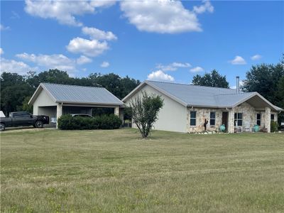 213 Northline Road, Home with 3 bedrooms, 2 bathrooms and 2 parking in Teague TX | Image 1