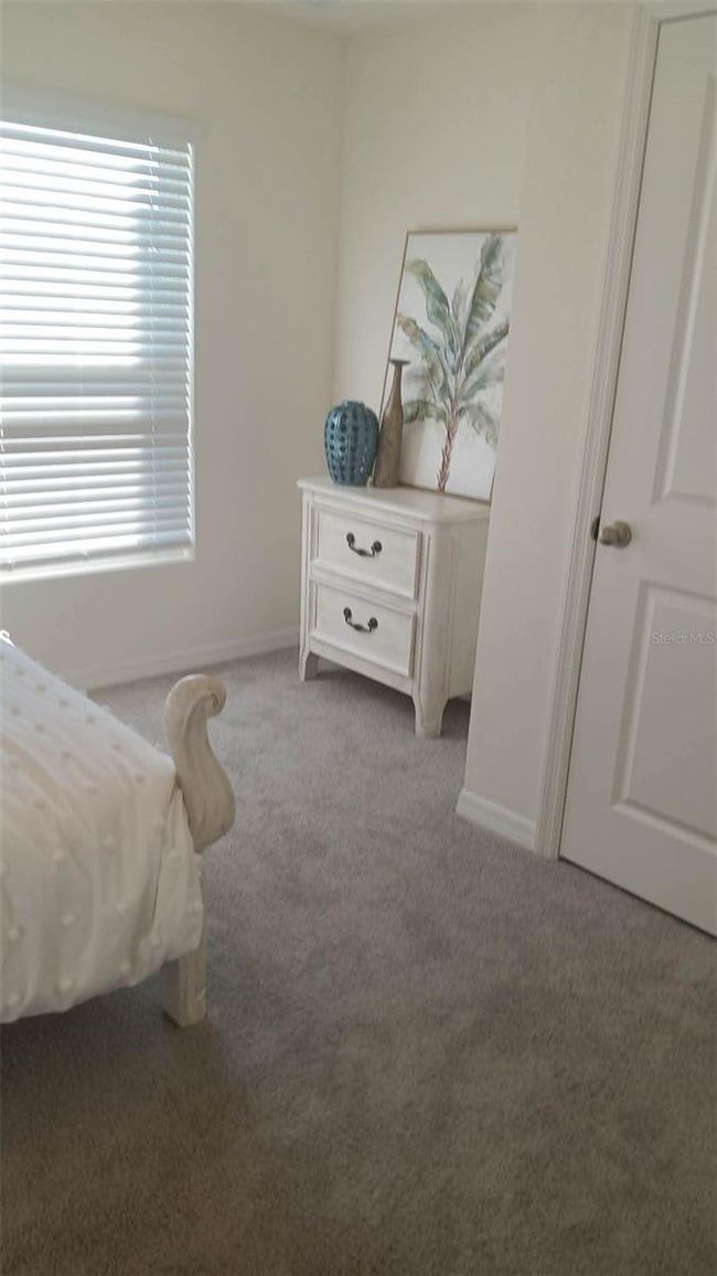 7530 Broad Pointe Dr, House other with 5 bedrooms, 3 bathrooms and null parking in Zephyrhills FL | Image 7