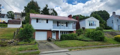 827 Cribbs St, House other with 3 bedrooms, 2 bathrooms and 1 parking in Greensburg PA | Image 1