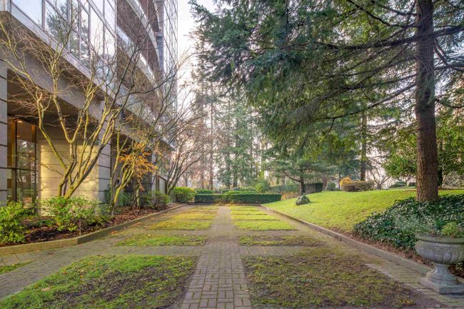 1106 - 6888 Station Hill Drive, Condo with 2 bedrooms, 2 bathrooms and 1 parking in Burnaby BC | Image 25