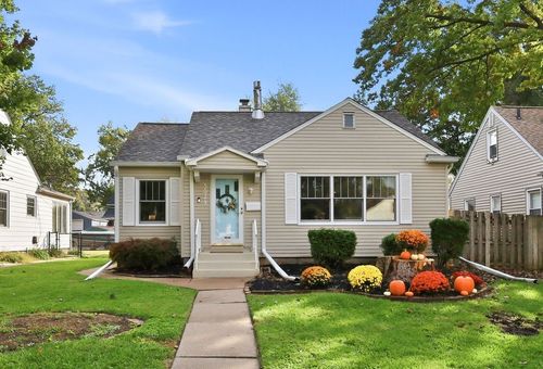 3023 Jefferson Ave, Davenport, IA, 52803-1224 | Card Image