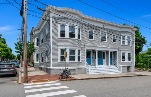 61 Wilson St, Portland, ME, 04101-4448 | Card Image