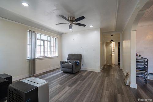 15837 Evanston St, Detroit, MI, 48224-2520 | Card Image