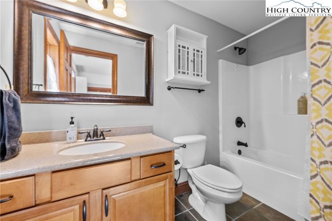 Upstairs Bedroom 1 En-Suite | Image 27