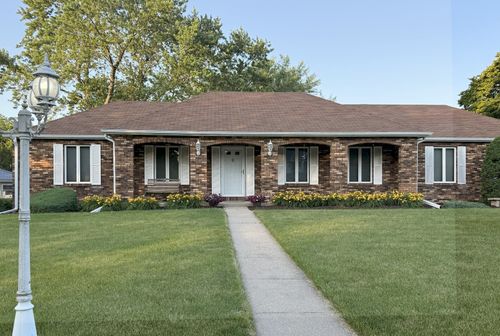 300 Fieldstone Ln, Dixon, IL, 61021-3288 | Card Image