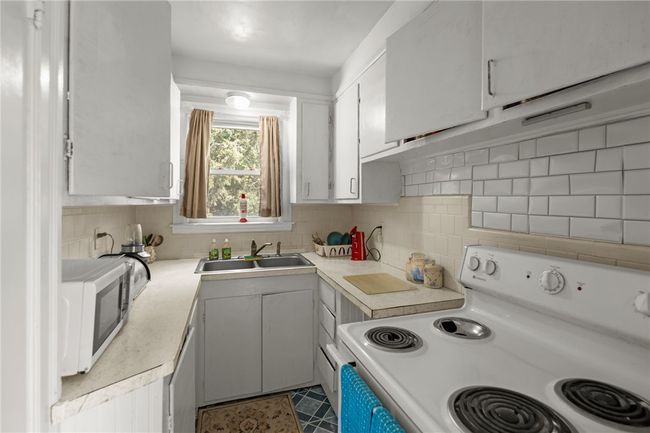 41 Higgins Ave, Home with 4 bedrooms, 3 bathrooms and 5 parking in Providence RI | Image 34