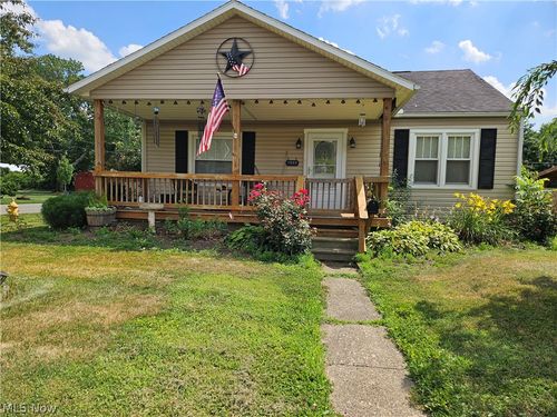 1555 Hay Ave, Coshocton, OH, 43812-1442 | Card Image
