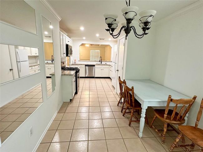 7907 Fire Thorn Ln, House other with 3 bedrooms, 2 bathrooms and 2 parking in Cypress TX | Image 9