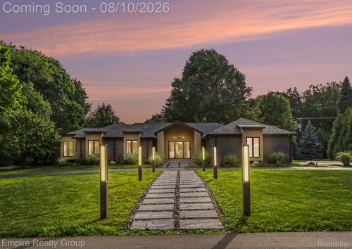 4340 Queens Way, Bloomfield Hills, MI, 48304-3049 | Card Image