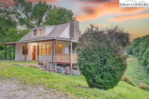 244 Flat Springs Rd, Elk Park, NC, 28622-9209 | Card Image