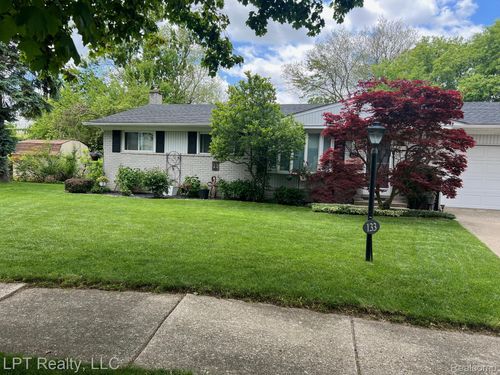 133 Greenwood St, Garden City, MI, 48135-2774 | Card Image