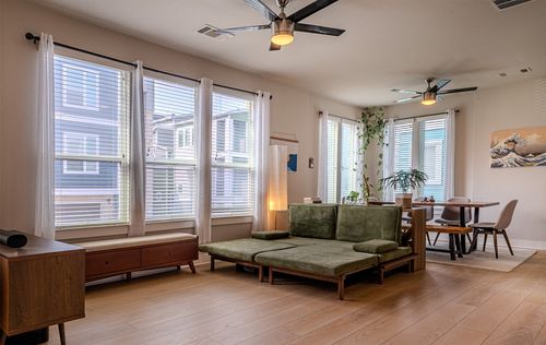 2012 Dinsdale Ln, Austin, TX, 78741-7091 | Card Image