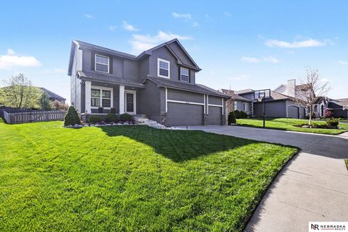 8539 N 169th St, Bennington, NE, 68007-3250 | Card Image