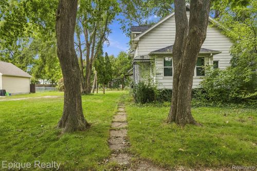 2823 Sturges St, Port Huron, MI, 48060-6959 | Card Image