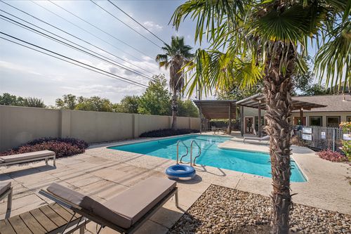 304-1101 Grove Blvd, Austin, TX, 78741-3440 | Card Image