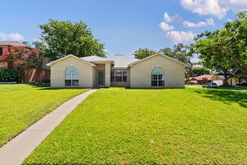 2201 Calumet Dr, Harker Heights, TX, 76548-2066 | Card Image