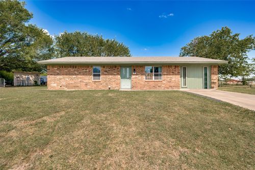 113 Southmanor Ct, Sanger, TX, 76266-9697 | Card Image