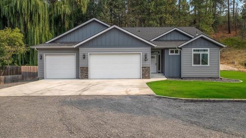 209 E Franklin Dr, Nine Mile Falls, WA, 99026-9317 | Card Image