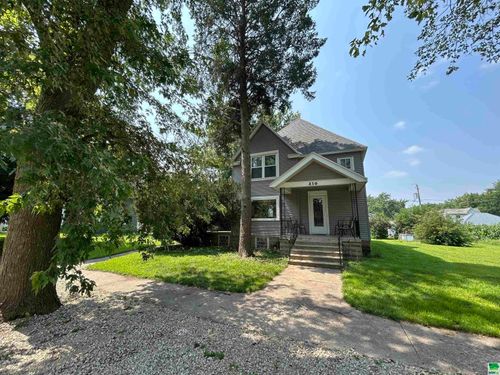 310 S Howard St, Newell, IA, 50568-5021 | Card Image