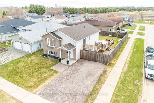 416 Sweezey Crt, Pembroke, ON, K8A8S3 | Card Image
