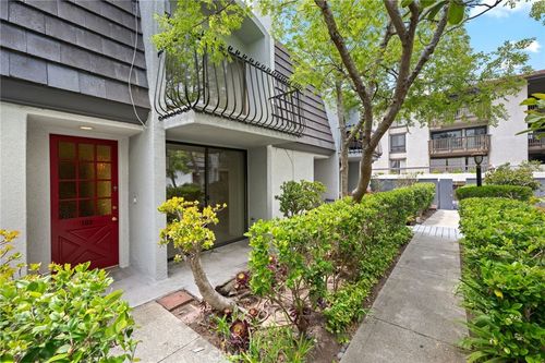 apt-105-8115 Redlands St, Playa del Rey, CA, 90293-8258 | Card Image
