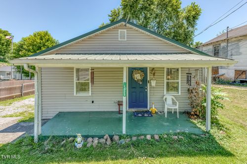1525 Massachusetts Ave, Bristol, VA, 24201-4935 | Card Image