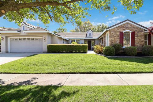 2135 Coffee Creek Way, Plumas Lake, CA, 95961-9045 | Card Image
