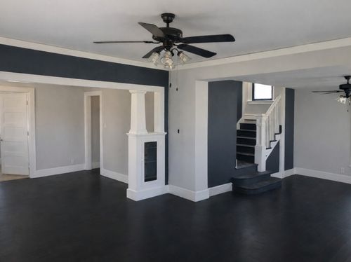 401 S Locust St, Wapella, IL, 61777-9605 | Card Image