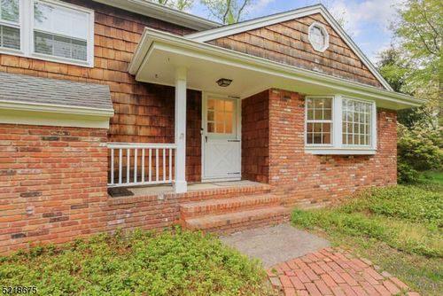 18 Skyline Dr, Warren, NJ, 07059-6718 | Card Image