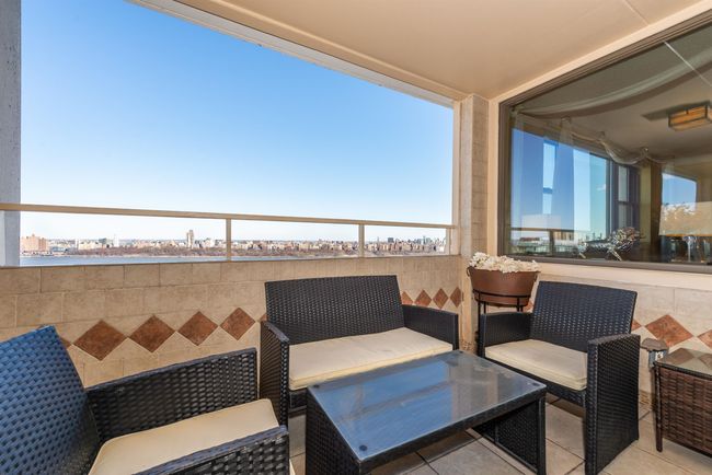 APT-25J - 250 Gorge Rd, Home with 3 bedrooms, 2 bathrooms and null parking in Cliffside Park NJ | Image 16