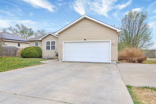 731 Tall Grass Drive, Junction City, KS, 66441 | Card Image