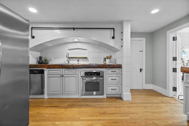 213 Thurston St, House other with 3 bedrooms, 1 bathrooms and 6 parking in Wrentham MA | Image 18