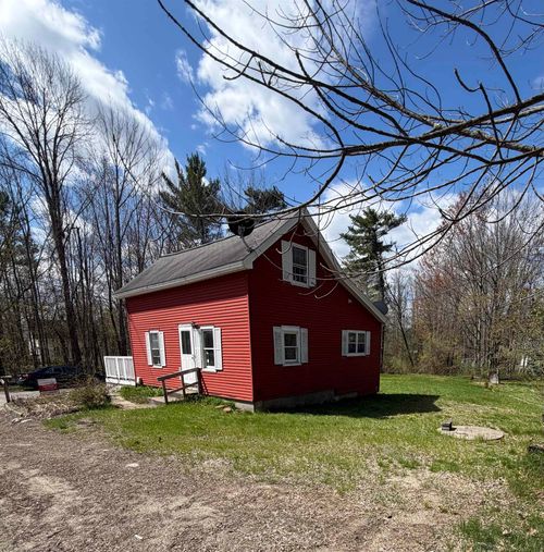 260 Charles St, Farmington, NH, 03835-3024 | Card Image