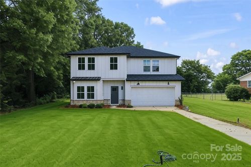 802 Patricia Ave, Harrisburg, NC, 28075-8453 | Card Image